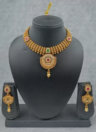 Radiant Gold Rhodium Polish Stone Work Necklace Set