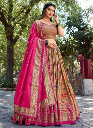 Lehenga Choli Classique Designer en Soie Tussar Pêche et Rose Rose