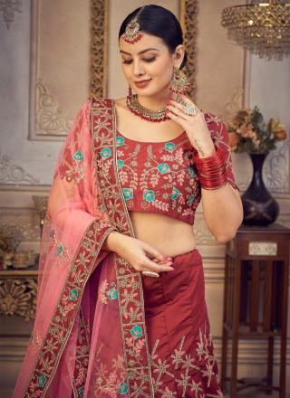 Lehenga Choli Designer Tendance en Soie Taffetas Brodé